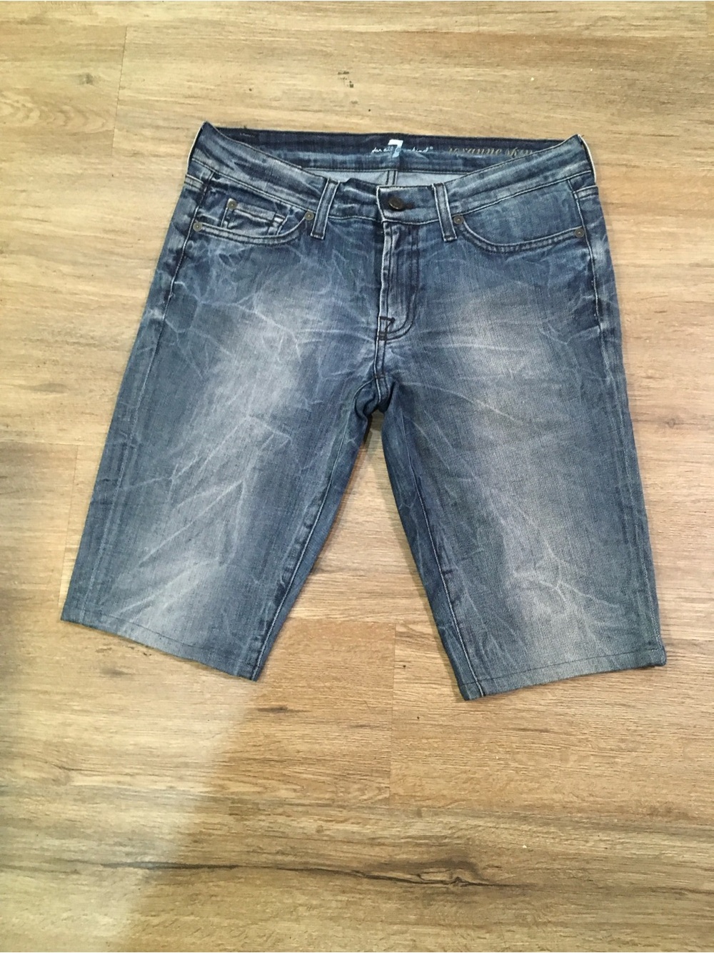 7forallmankind Denim Shorts in Washed Blue